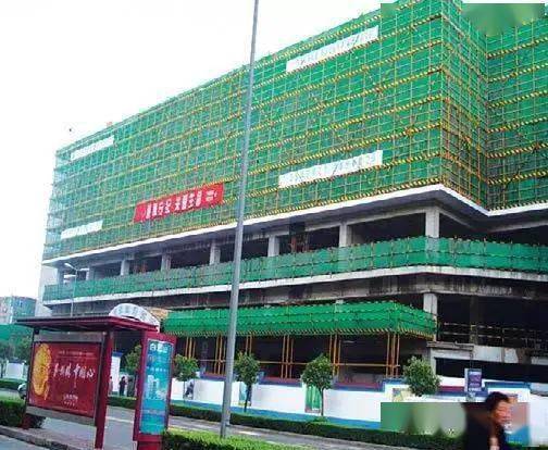 湖南省中方縣一水泥廠在建工程發生一起腳手架垮塌事故,3人下落不明